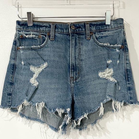 A&F High Rise Mom‎ Short Medium Blue Distressed 29/8 - Picture 1 of 4